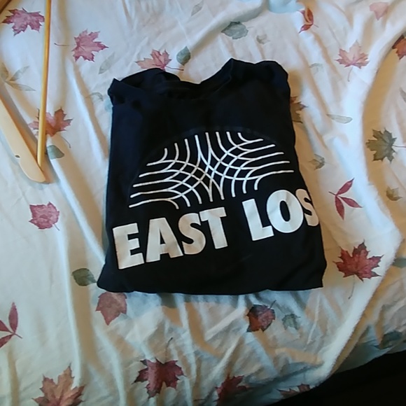 👕 - Picture 2 of 3